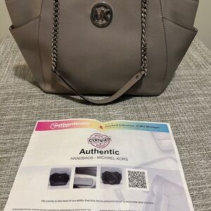 #MichaelKors #MKBag #MichaelKorsTote #MKHandbag #MichaelKorsPurse #JetSetTote #C